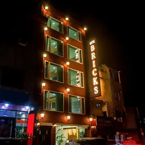 Bricks, Karol Bagh, New Дели
