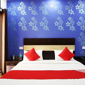 Oyo Flagship 42619 Diamond Key Hotel