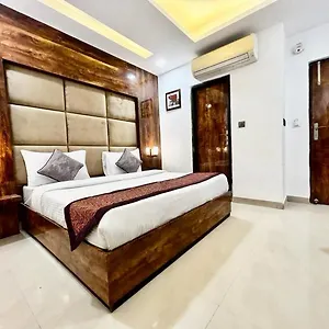 Hotel Cosmo - Karol Bagh